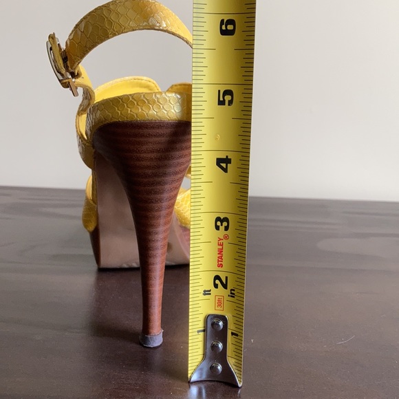 Gianni Bini Shoes - Picture 5 of 7